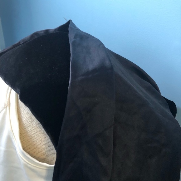 Beautiful Scarf /shoulder wrap - Picture 4 of 6